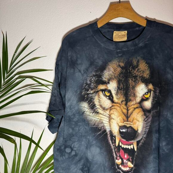 Vintage 90s Snarling Wolf Animal Nature Leather Tag The Mountain Graphic Tee - Picture 2 of 3